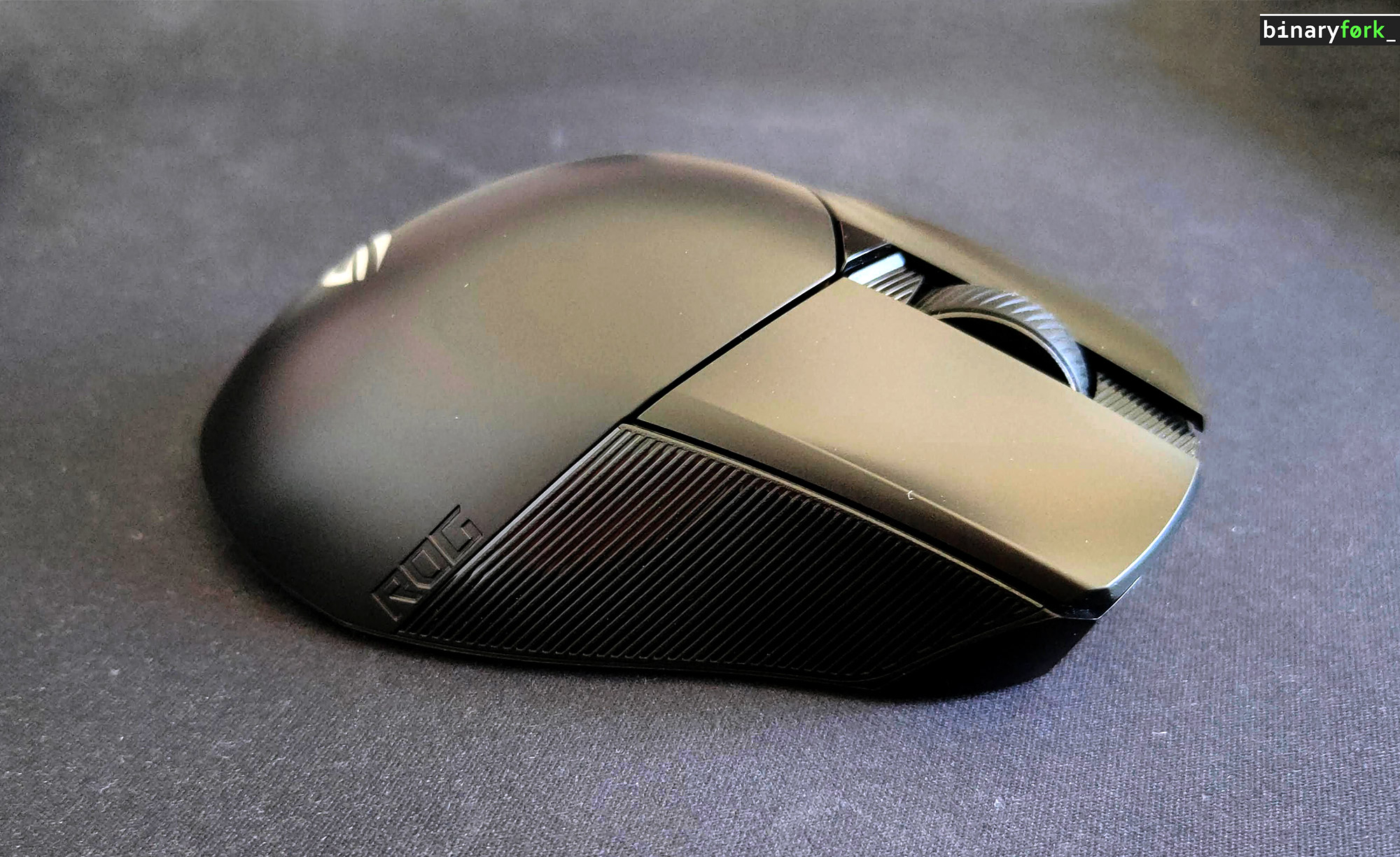 asus rog gladius III aimpoint rechte Seitenansicht