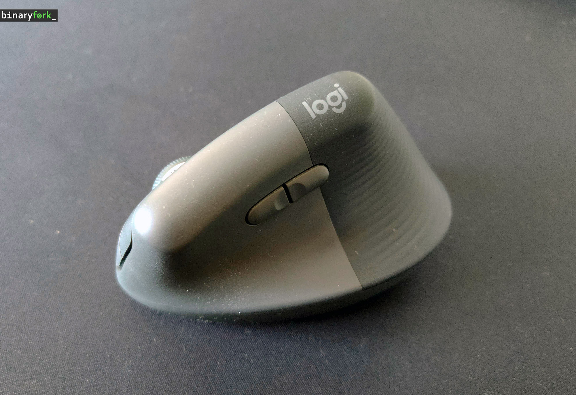 logitech lift vertical mouse back forward buttons