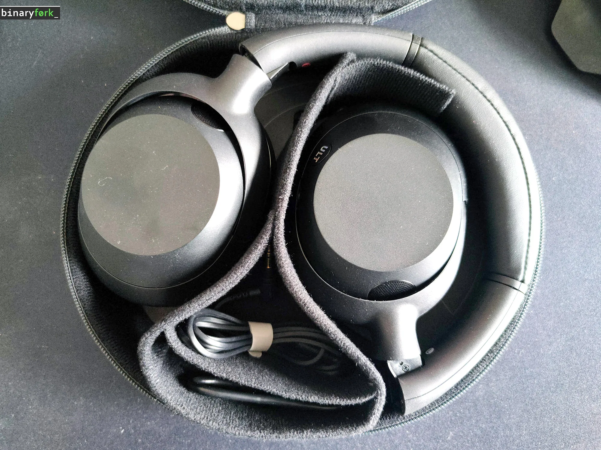 cuffie sony ult wear a cancellazione del rumore piegate